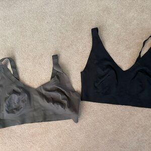 Maurices Bras Seamless Adj straps Black & Gray Bralette lot XXL & 1X Never Worn